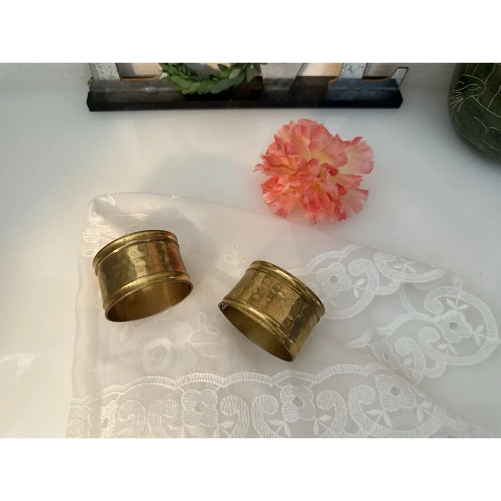 Vintage Set of 2 Solid Hammered Brass Oval Napkin Rings Made in India Sturdy GUC